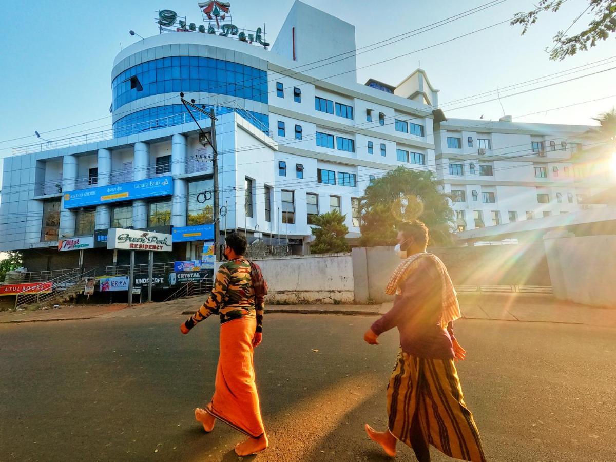 Green Park Residency Kannur Buitenkant foto